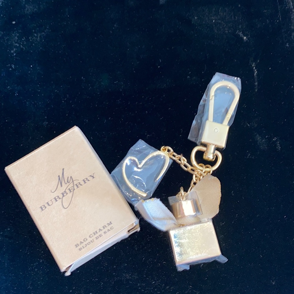 Burberry Bag Charm🔥”My BURBERRY” Bottle & Heart-Golden🔥 New🔥Sealed in BOX🔥🎁